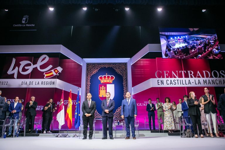 Bellido saca pecho por los 40 años de Estatuto como germen de una identidad «incluyente, positiva y abierta»