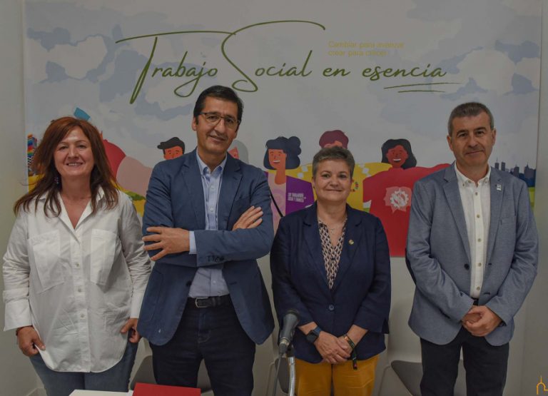 Caballero pone en valor a los trabajadores sociales como profesionales que cambian la realidad de los oprimidos