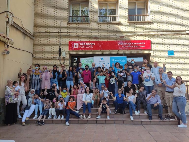 CaixaBank apoya con 15.000 euros al Centro Juvenil Puertobosco gracias a su programa de empleados ‘Planta tu proyecto’