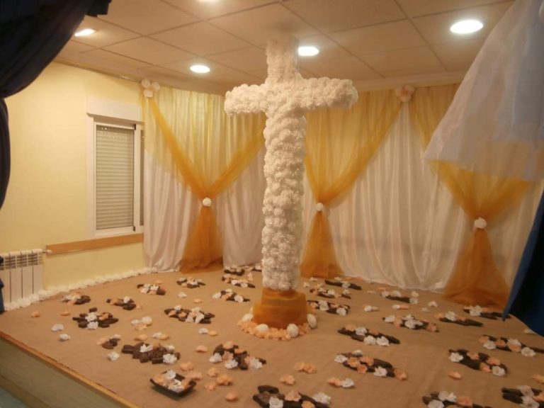 Asociaciones vecinales, parroquias y cofradías de Puertollano celebran el Día de la Cruz