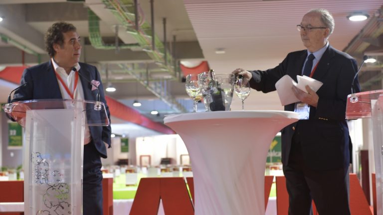 In vino veritas, Carlos y Alfonso