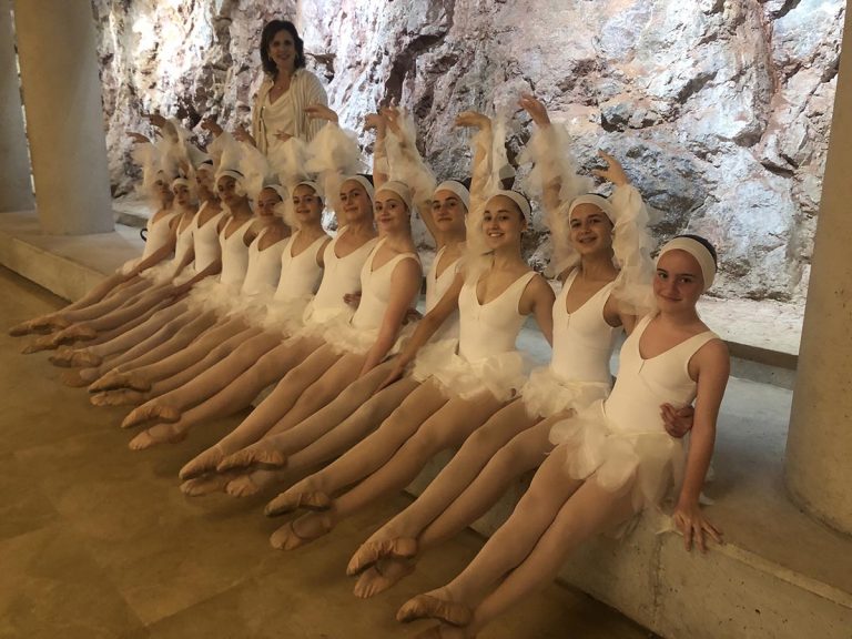 Los alumnos del Estudio de Danza Raquel Bernaola de Ciudad Real consiguen la mayor calificación en el prestigioso concurso Confederation Nationale de Danse