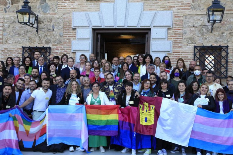 Castilla-La Mancha agradece la unanimidad para aprobar el «mandato constitucional» con una Ley LGTBI que protege derechos fundamentales