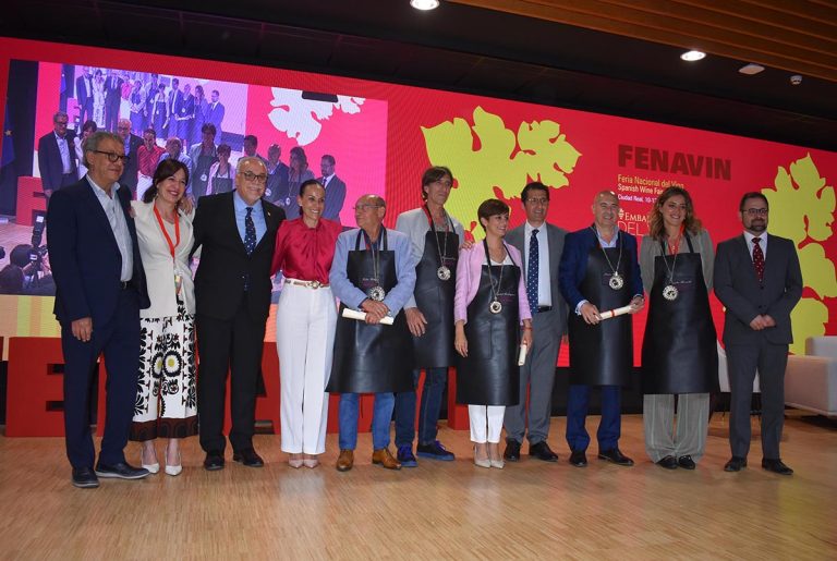 Finaliza la segunda intensa jornada de FENAVIN en la que Ciudad Real recibe el apoyo institucional con la presentación del PERTE