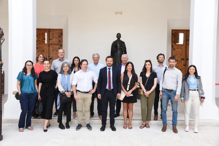 El Gobierno regional traslada a los representantes de la Agencia Internacional de la Energía los avances logrados por Castilla-La Mancha en su transición energética