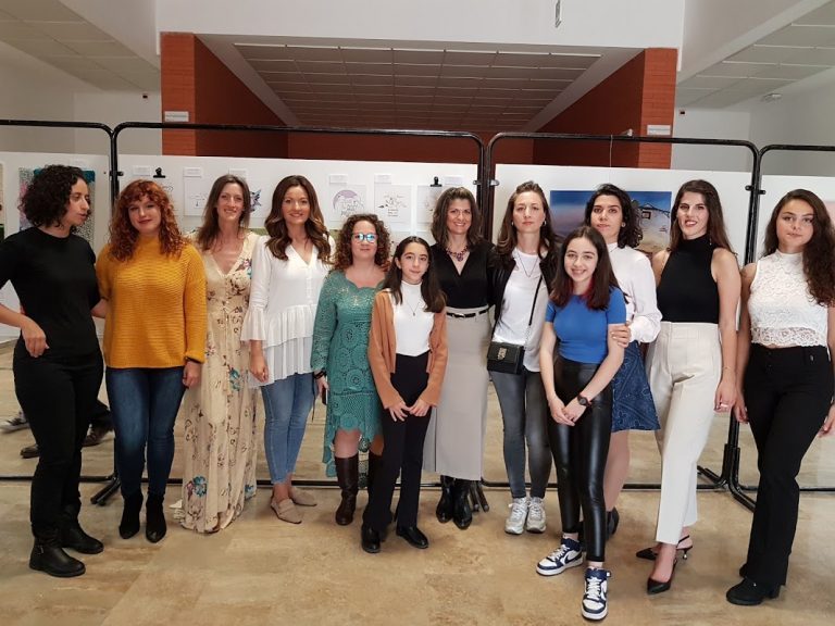 Quince mujeres artistas de Puertollano hacen historia con la primera exposición colectiva de creadoras en la ciudad