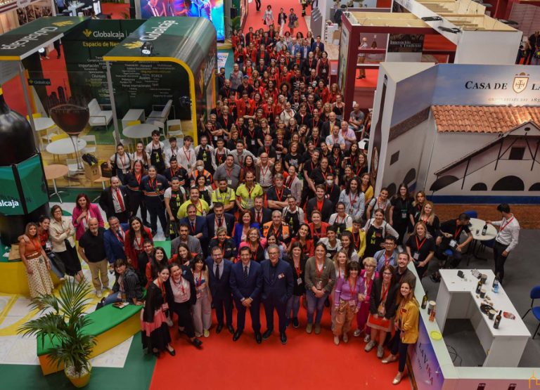 El presidente de la Diputación agradece el trabajo de todo el personal que ha hecho posible el éxito de FENAVIN 2022