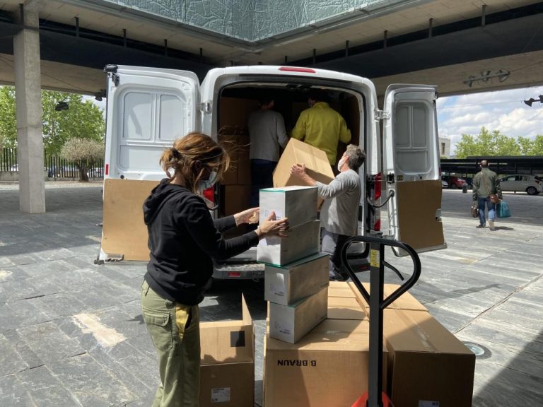 El Gobierno de Castilla-La Mancha ha repartido esta semana cerca de 380.000 artículos de protección a los centros sanitarios