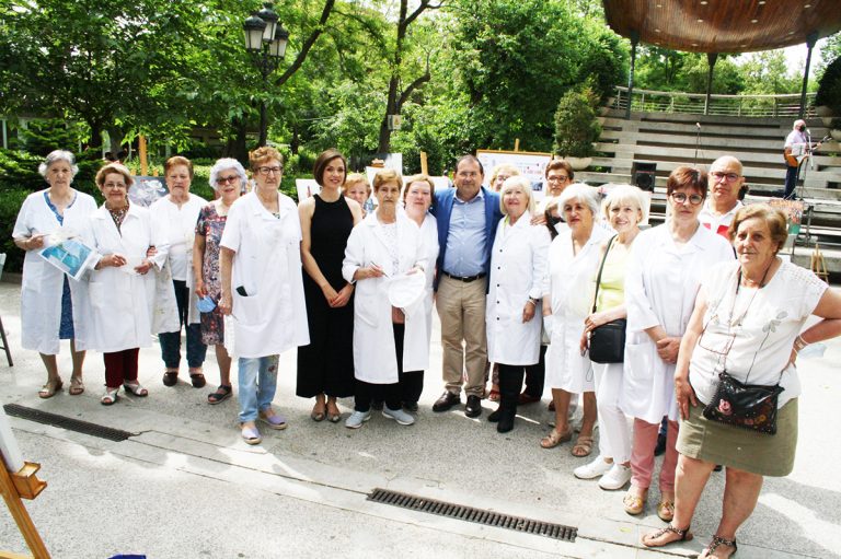 El arte de los mayores de Puertollano en una jornada de pintura al aire libre