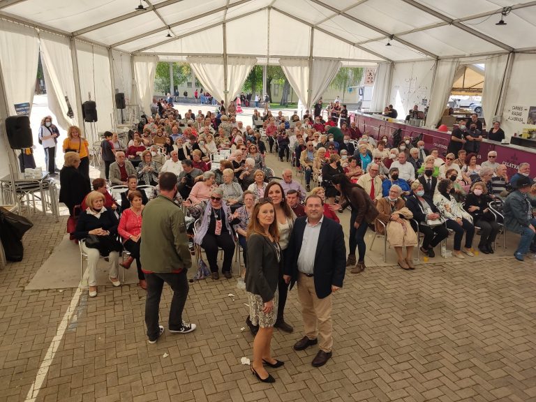 Puertollano: Los mayores celebran con entusiasmo su día en la Feria de Mayo