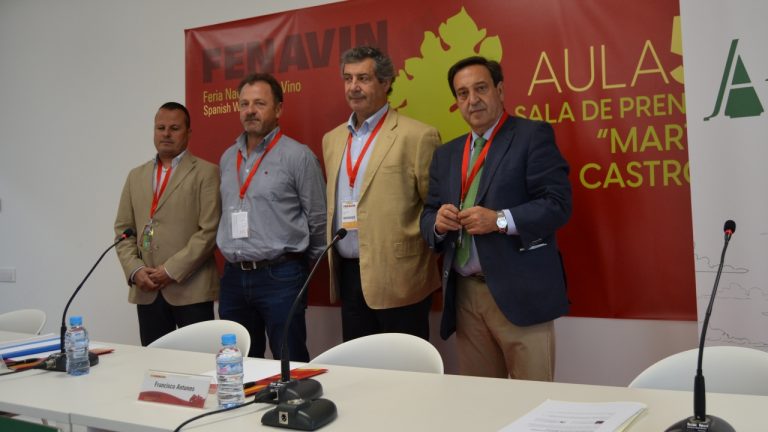 Dos expertos portugueses dan a conocer en FENAVIN la estrategia para «resucitar un mosto y poner pronto en el mercado»