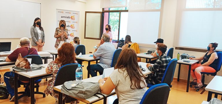 Puertollano: Natalia Fernández inaugura la acción formativa de Amiab “Limpieza en espacios abiertos e instalaciones industriales”