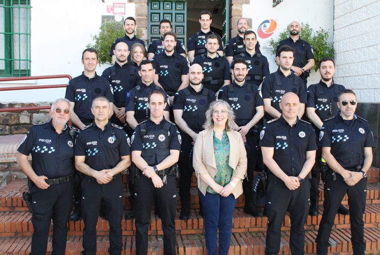 Puertollano: La Policía Local forma a pie de calle a 24 futuros agentes de la provincia