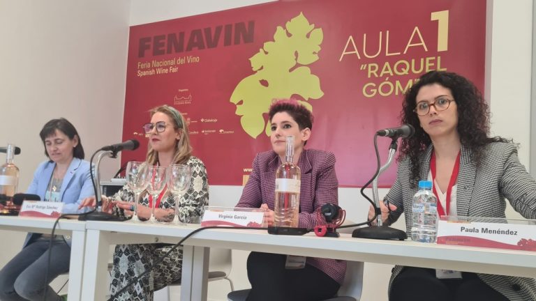 El futuro del mundo del vino en la sala de un restaurante, analizado en FENAVIN 2022