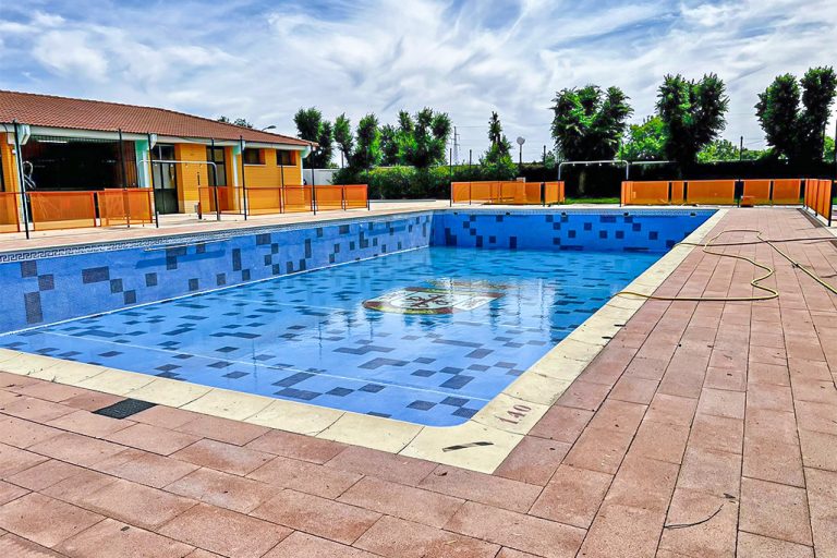 El Ayuntamiento de Argamasilla de Calatrava destina 30.000 euros a numerosas mejoras en la Piscina Municipal￼