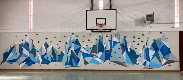 Puertollano: El IES Galileo Galilei estrena rocódromo  