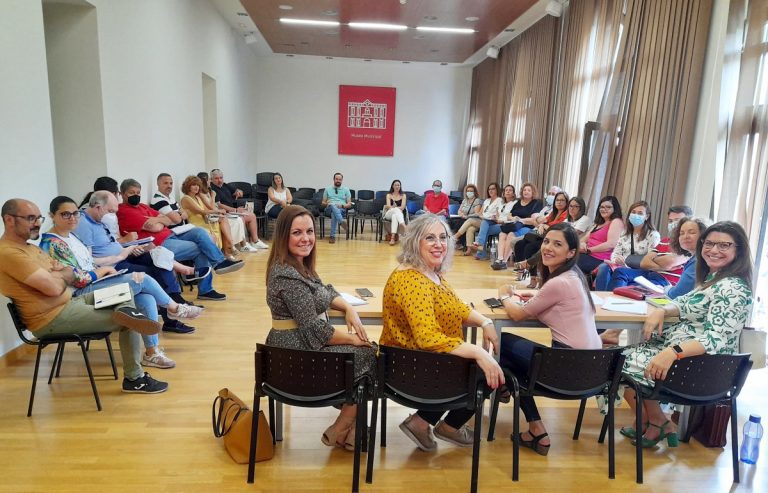 Ayuntamiento de Puertollano y centros educativos arrancan la Mesa de prevención del absentismo escolar