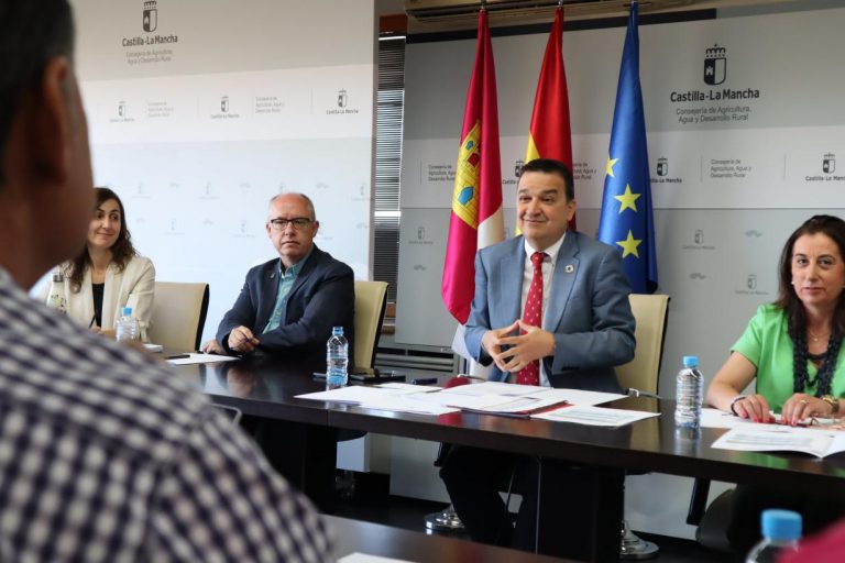 García-Page acudirá a Europa con las organizaciones agrarias y cooperativas, a la vuelta del verano, para defender los intereses del sector ante la nueva PAC