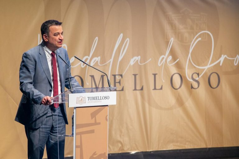 El Gobierno regional destaca la apuesta por el vino embotellado que genera “entre cinco y seis veces más valor” y lleva el nombre de la región a 150 países