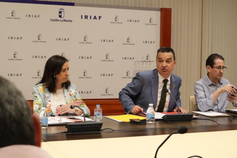 El Gobierno de Castilla-La Mancha, “de la mano del sector”, relanza el vino a través de los proyectos de la Fundación Tierra de Viñedos