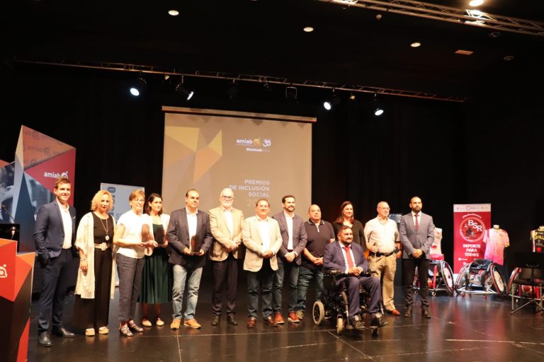 Amiab y BSR Puertollano reconocen el trabajo a favor de las personas con discapacidad en los premios de inclusión social «Hechos de acero»