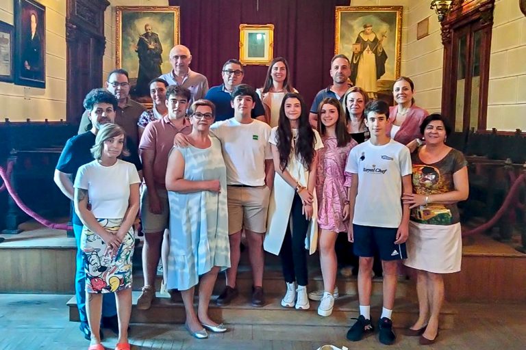 Almodóvar del Campo: Seis jóvenes estudiantes retoman las becas estivales de inglés en Irlanda￼