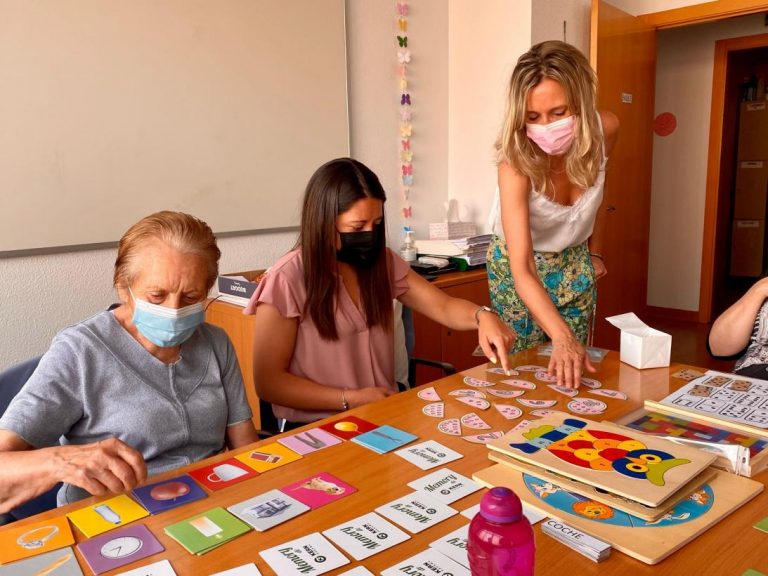 El Gobierno de Castilla-La Mancha destina 3,5 millones de euros a financiar 468 plazas en Centros de Día para mayores con el nuevo Concierto Social