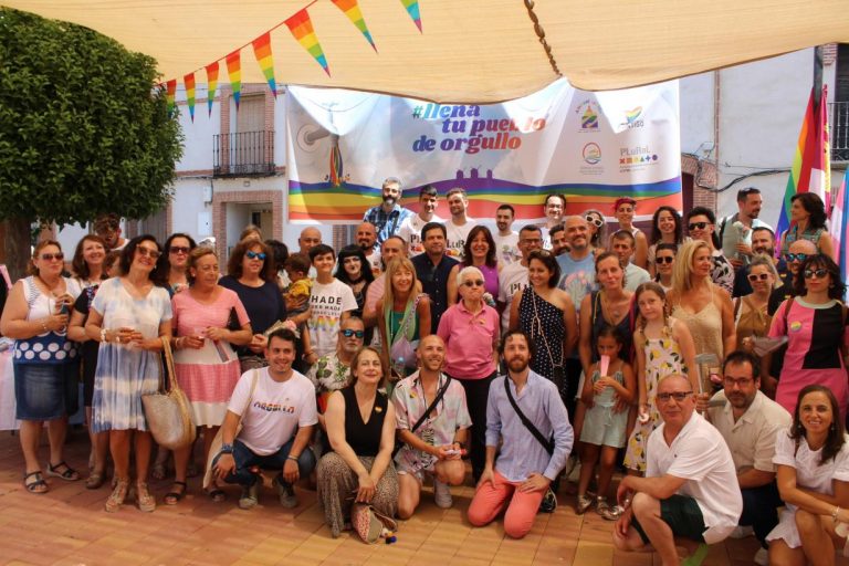 El Gobierno autonómico destaca la unidad existente en la región entre partidos, entidades y sociedad civil para defender los derechos de las personas LGTBI