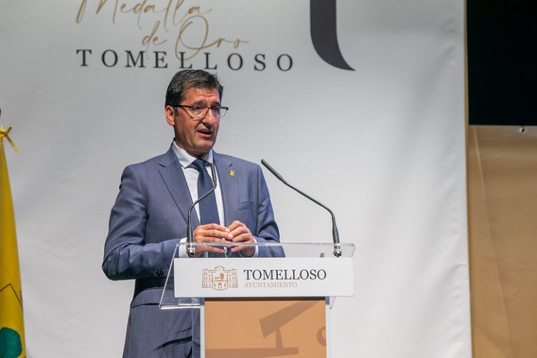 El presidente de la Diputación destaca las cooperativas agroalimentarias como motor económico de la provincia