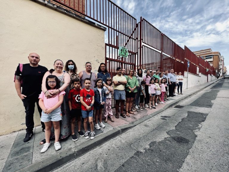 Puertollano: Padres del colegio Ramón y Cajal inician recogida de firmas para pedir a Educación que ayude al alumno en un entorno especializado