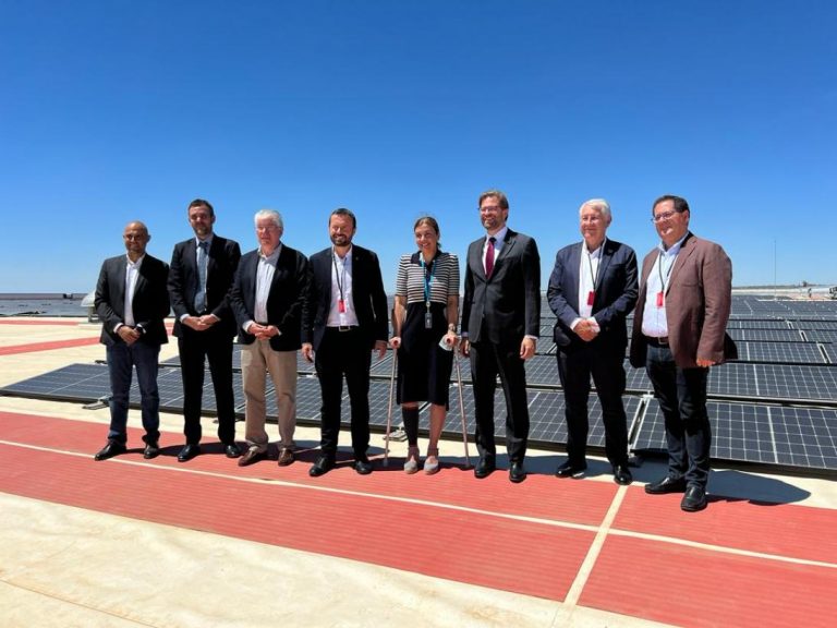 El Gobierno regional subraya el crecimiento de un 38% en las instalaciones de autoconsumo y un 25% de la energía que han generado en 2022