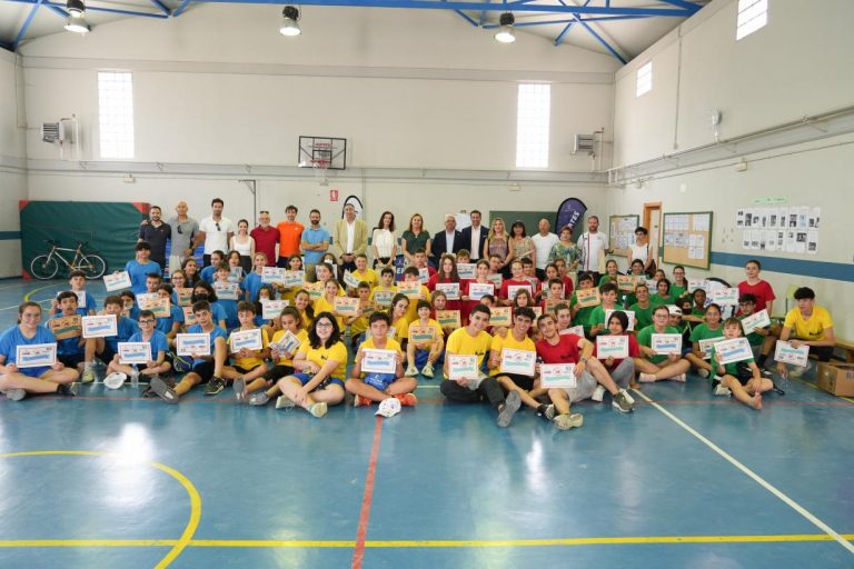 Más de 2.000 alumnos y alumnas de 39 centros educativos de la región desarrollan un programa piloto para mejorar la convivencia a través del deporte