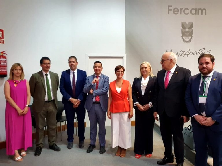 Los parlamentarios del PSOE apuestan porque se siga apoyando desde las instituciones al sector primario y eventos como FERCAM “que ayudan a potenciarlo”