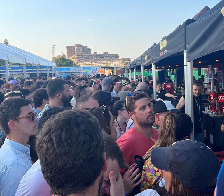 Capital Fest se excusa por el calor, normaliza 5 atendidos en urgencias y justifica colas por indisposición del personal