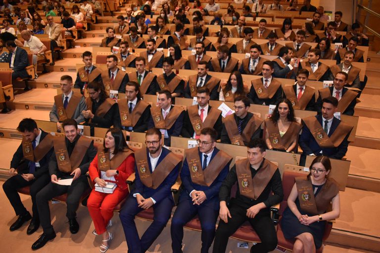 Ciudad Real: Emotivo acto de graduación de la Escuela Técnica Superior de Ingeniería