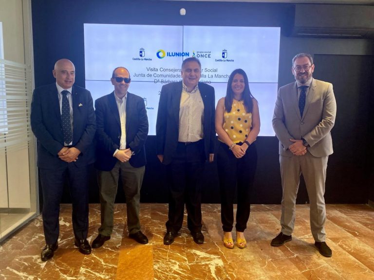 El Gobierno de Castilla-La Mancha respalda la labor del Grupo Social ONCE en la inclusión laboral de  las personas con discapacidad