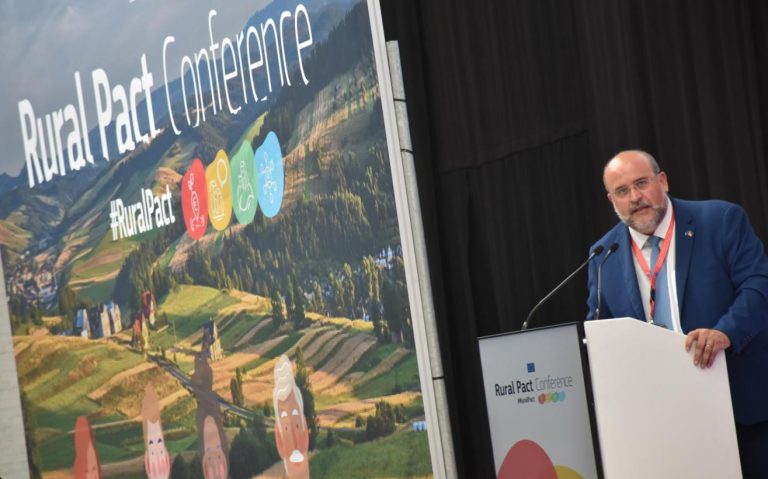 Castilla-La Mancha solicita en Bruselas una financiación europea que tenga en cuenta el coste efectivo de los servicios en zonas despobladas