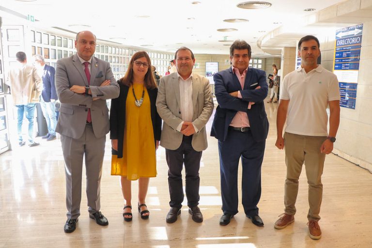 El Gobierno de Castilla-La Mancha anima a los profesionales a enriquecer con sus aportaciones el nuevo Plan de Humanización de la Asistencia Sanitaria