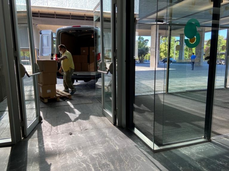 El Gobierno de Castilla-La Mancha ha distribuido más de 73 millones de artículos de protección en los centros sanitarios desde el inicio de la pandemia