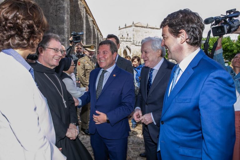 El presidente regional avanza que el Consejo de Gobierno aprobará el mes que viene el proyecto de ley “en favor de las víctimas del terrorismo”