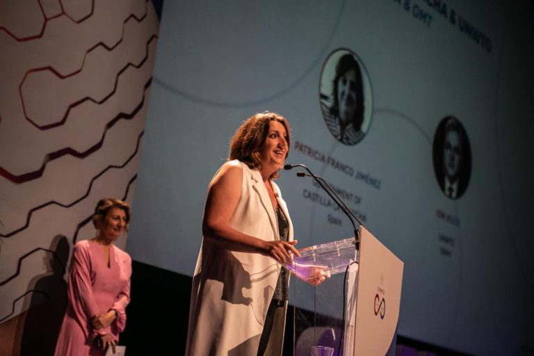 El Gobierno de Castilla-La Mancha mantiene una treintena de reuniones con productoras internacionales para impulsar a la región como escenario de cine en Conecta F&E