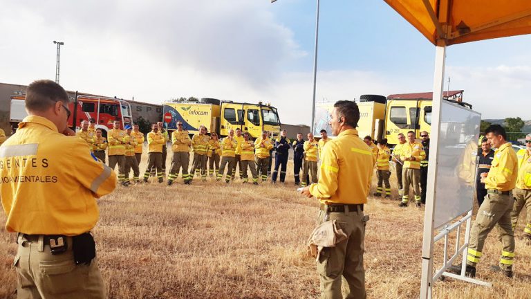 80 personas han participado en el operativo de quemas controladas en la periferia de Puertollano