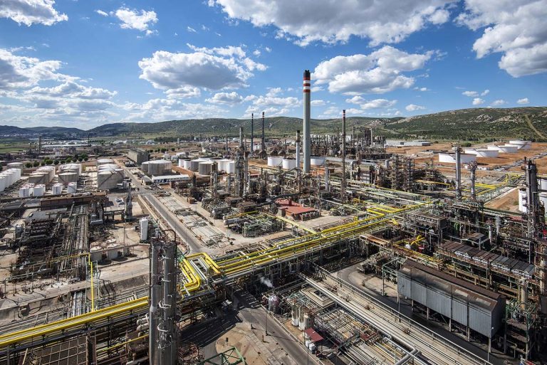 Repsol reitera su voluntad de llegar a un acuerdo con los trabajadores