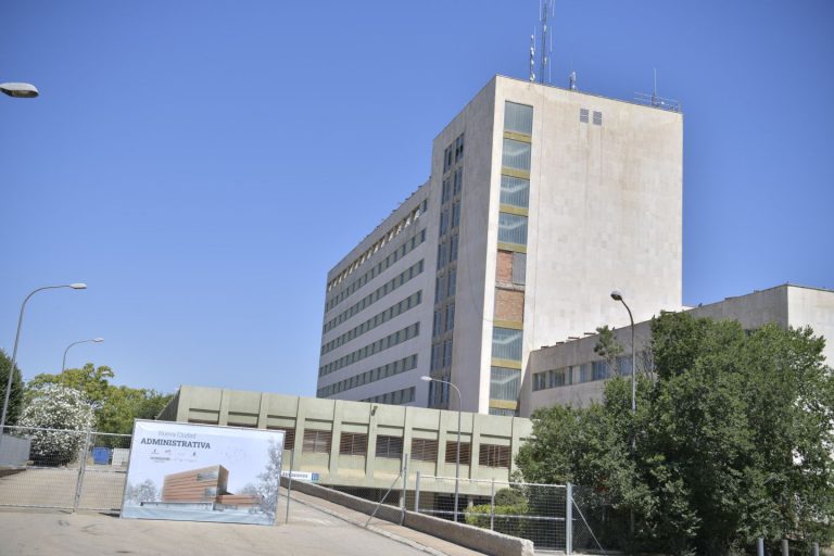 Cañizares lamenta que la mayor inversión de Page en Ciudad Real, 30  millones de euros, «sea solamente para despachos de la Junta»