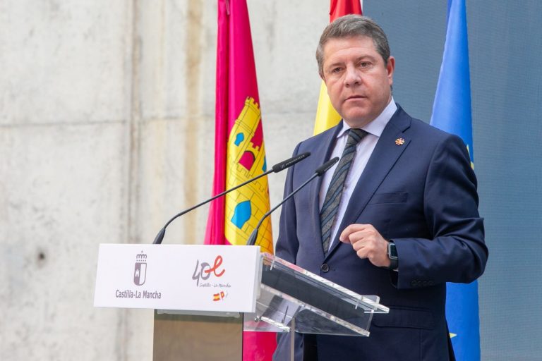 Page cree que hoy los grandes acuerdos PSOE-PP están «más lejos» y esa es «la parte negativa» de la sesión