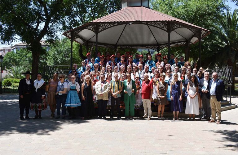 El Ayuntamiento de Ciudad Real recibe a los participantes de la 40 edición del Festival Internacional del Folclore