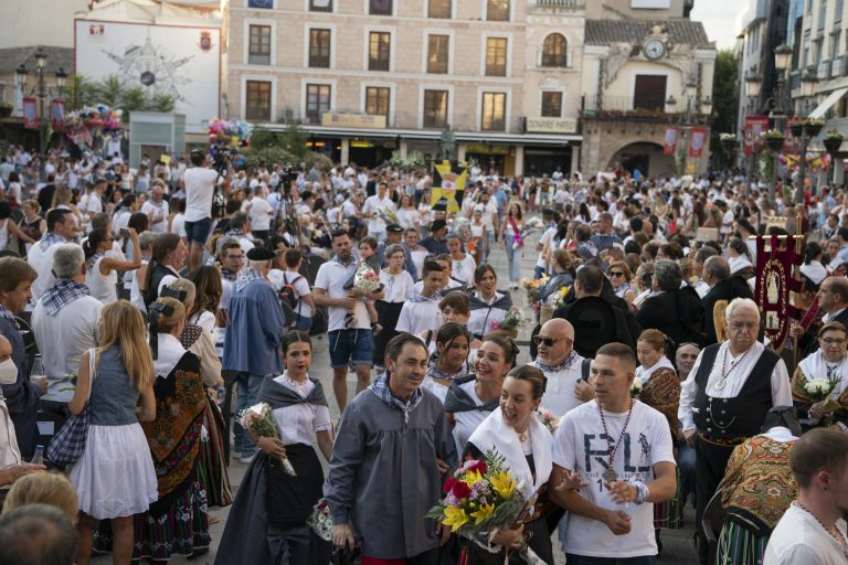 “Malestar” en la Asociación de Dulcineas y Damas Manchegas con la concejala de Festejos al “quitarles el sitio” que ocupaban en el desfile de la ofrenda a la patrona