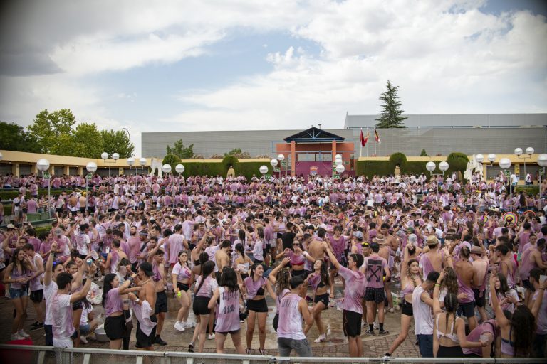 Miles de jóvenes se apuntan a la ‘Zurra Party’