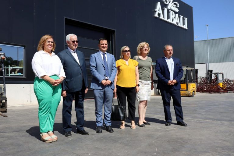 Valdepeñas cuenta con el almacén de barricas de vino tranquilo más grande del mundo, con el apoyo del Gobierno regional