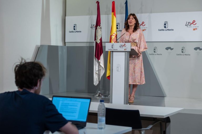 Castilla-La Mancha refuerza el Sistema de Atención a la Dependencia para reducir una lista de espera que ya bajó un 39 por ciento en 2021